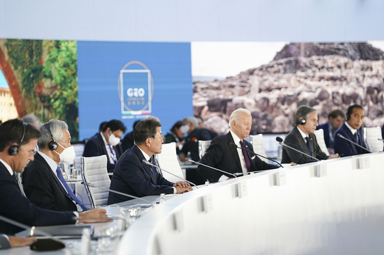 President Moon Jae-in, third from left, speaks at an event hosted by U.S. President Joe Biden on global supply chain resilience Sunday in Rome, on the sidelines of the G20 summit. [BLUE HOUSE]