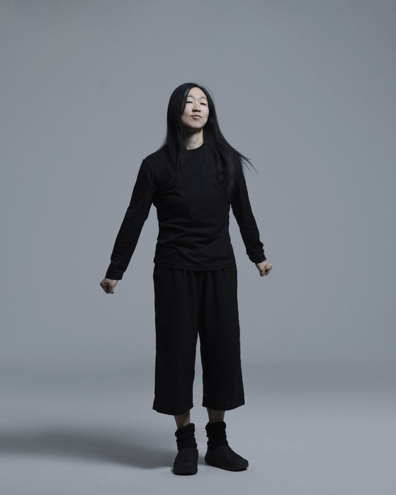 Korean choreographer Lee Mi-kyoung will showcase her work at the upcoming contemporary dance performance of ″My Family are Off-Limits,″ presented by the Korea National Contemporary Dance Company. [BAKI]