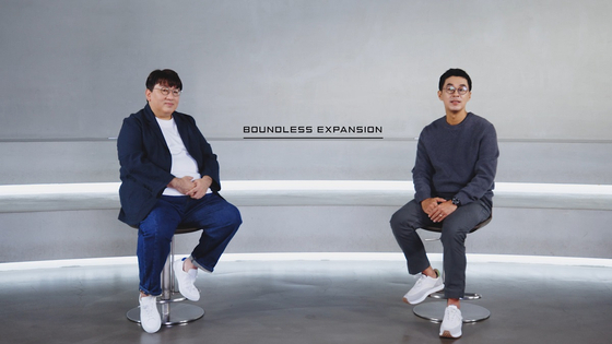 HYBE's Chairman Bang Si-hyuk, left, and CEO Park Ji-won [HYBE]