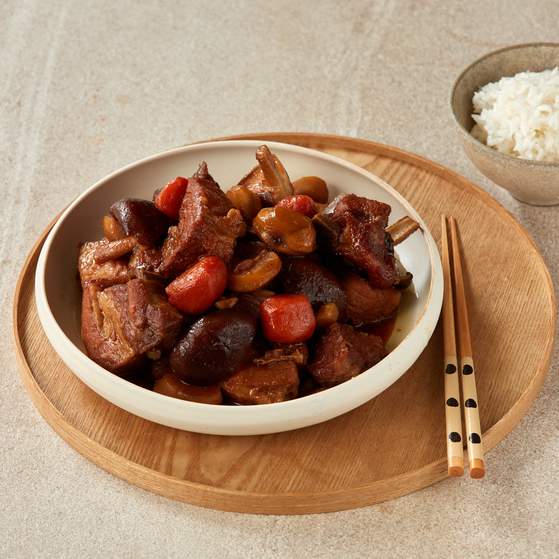 Galbijjim, a beef stew, cooked by Jeong Jong-cheol [JEONG JONG-CHEOL]