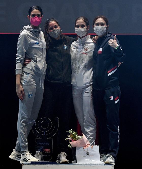 Yoon Ji-su, far right, wins the bronze medal at the 2021 International Fencing Federation (FIE) Fencing Grand Prix held in Orleans, France, on Saturday. [YONHAP]