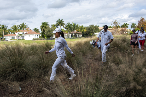 Ko Jin-young walks to the next tee during the final round of the CME Group Tour Championship golf tournament on Dec. 20, 2020, at Tiburon Golf Club in Naples. [USA TODAY/YONHAP]