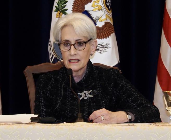 U.S. Deputy Secretary of State Wendy Sherman speaks solo at a press conference in Washington Wednesday in what should have been a joint event with her Korean and Japanese counterparts. [YONHAP] 