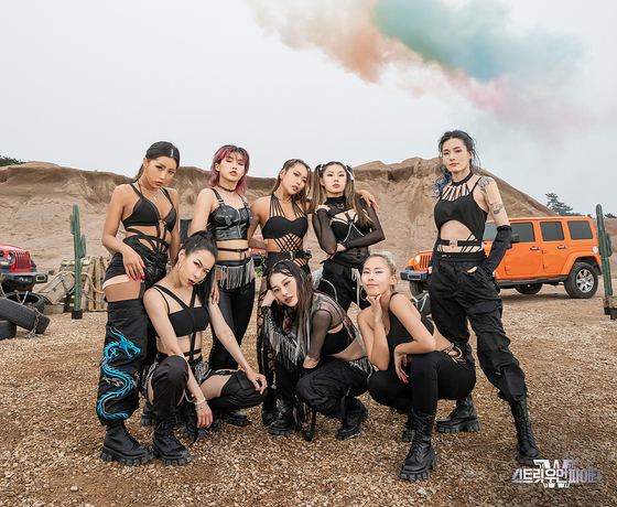 Female dance crews of the recently-ended dance competition show “Street Woman Fighter” will grace the stage of MAMA 2021. [MNET]
