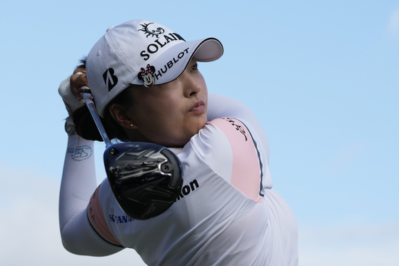 Ko Jin-young watches her shot on the 17th tee during the final round of the CME Group Tour Championship at Tiburon Golf Club on Sunday in Naples, Florida. [AP/YONHAP]
