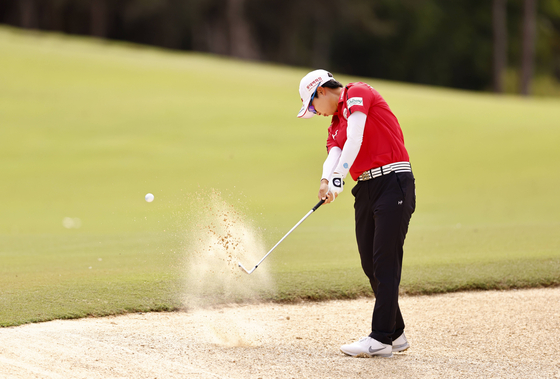 Kim Hyo-joo plays her shot on the third hole during the second round of the CME Group Tour Championship at Tiburon Golf Club on Friday in Naples, Florida. [AFP/YONHAP]