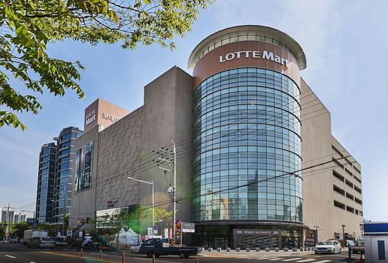 Lotte Mart store in Yeongdeungpo District, western Seoul [LOTTE SHOPPING]