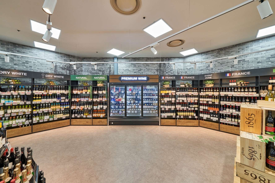 Wines displayed at a renovated Lotte Mart's Ansan branch in Gyeonggi [LOTTE SHOPPING]