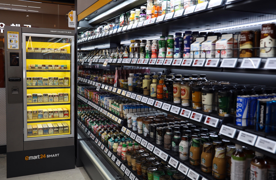 Emart24 Smart Store, located within Coex, southern Seoul, has shelves equipped with weight sensors that allows the automated program to figure out which product a customer has picked up. [MINISTRY OF SCIENCE AND ICT]