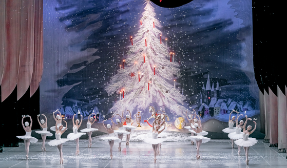 Korean National Ballet's ″The Nutcracker″ will be staged from Dec. 14 to 26 at the Seoul Arts Center in southern Seoul. The performance is based on choreographer Yuri Grigorovich's version. [KOREAN NATIONAL BALLET]