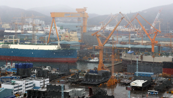 Daewoo Shipbuilding and Marine Engineering (DSME) shipyard in Geoje, South Gyeongsang. [YONHAP] 