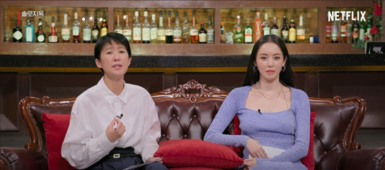 Hong, left, and actor Lee Da-hee serve as panels for the show. [NETFLIX]