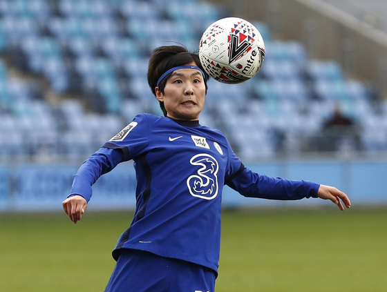 Ji So-yun in action during Chelsea's Super League match against Manchester City at Manchester City Academy Stadium in Manchester, England on April 21. [YONHAP]