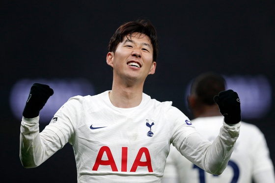 Tottenham Hotspur striker Son Heung-Min celebrates after scoring the team's third goal against Crystal Palace at Tottenham Hotspur Stadium in London on Sunday. [AFP/YONHAP]