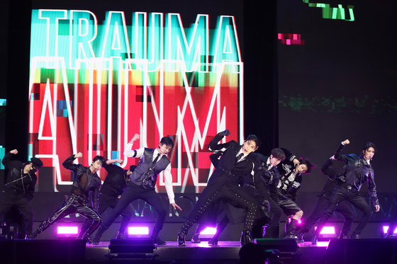 Boy band SF9 showcases ″Trauma″ on Nov. 22 at Yes24 Live Hall in eastern Seoul. The boy band will hold a three-day concert from Jan. 21. [YONHAP]
