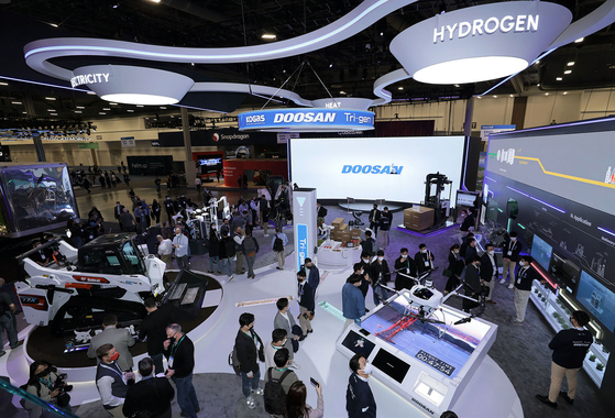 Doosan Fuel Cell's Tri-gen energy power system is on display during CES 2022 in Las Vegas on Wednesday. [DOOSAN GROUP]