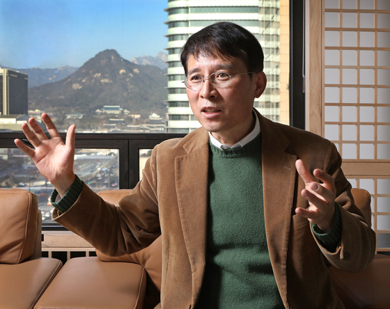 Park Jong-youl, director of Korean Culture and Information Service (Kocis) talks about Korea's soft power at Kocis's Seoul office in central Seoul.  [PARK SANG-MOON]