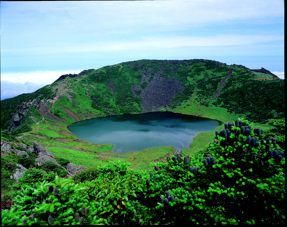 Jeju Volcanic Island and Lava Tubes is a natural Unesco World Heritage site inscribed in 2007. [CULTURAL HERITAGE ADMINISTRATION]