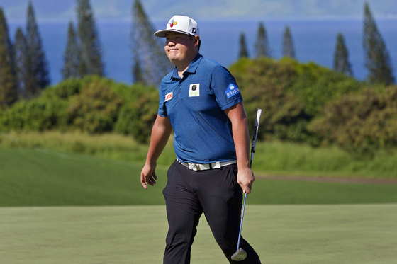 Im Sung-jae reacts after missing his birdie putt on the third green during the first round of the Tournament of Champions on Jan. 6 at Kapalua Plantation Course in Kapalua, Hawaii. [AP/YONHAP]