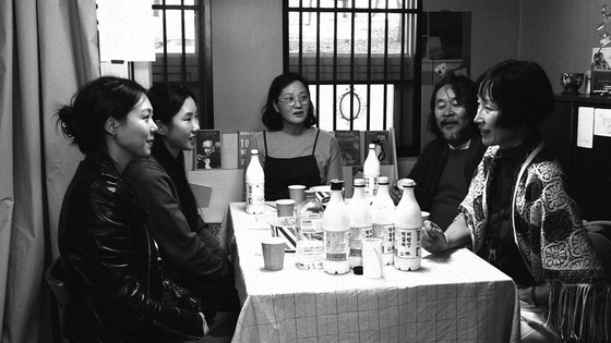 A scene from director Hong Sang-soo's latest film ″The Novelist's Film″ [FINECUT]