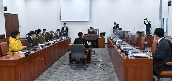 A plenary session of the parliamentary special committee on ethics discusses the expulsion of three lawmakers accused of misconduct at the National Assembly in Yeouido, western Seoul, Thursday. Lawmakers of the main opposition People Power Party, except Rep. Choo Kyung-ho, a deputy floor leader, did not attend the meeting because of late notice from the Democratic Party. [JOINT PRESS CORPS]