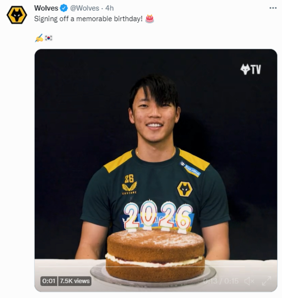 Hwang Hee-chan smiles after blowing out the candles on a cake celebrating both his 26th birthday and his four-year contract with Wolverhampton Wanderers in a video tweeted by the club. [SCREEN CAPTURE]