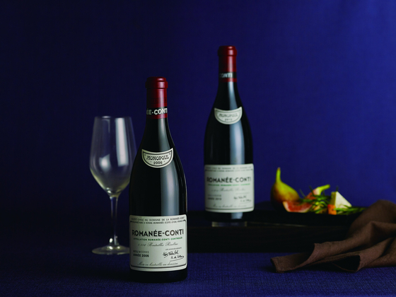 Lotte Department Store offered the French Romanee-Conti red wine gift set, the 2006 and 2013 vintage, for 91 million won ahead of the Lunar New Year. [LOTTE DEPARTMENT STORE]