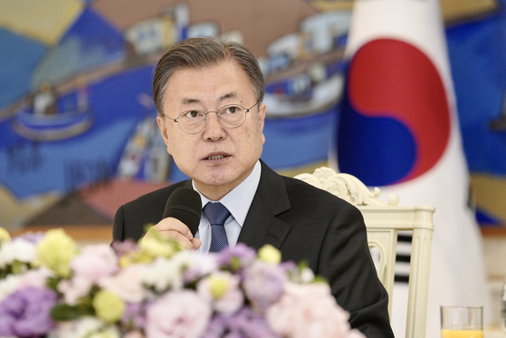 President Moon Jae-in speaks at a morning conference on youth issues at the Blue House on Thursday. [YONHAP]