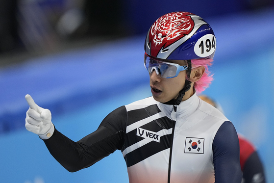 Kwak Yoon-gy reacts after winning his men's 5,000-meters relay semifinal during the short track speed skating competition at the 2022 Winter Olympics on Friday. [AP/YONHAP]