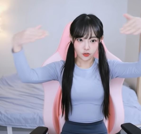 Jo Jang-mi, an internet personality known for gaming and mukbang, was reported to have taken her own life on Feb. 6. due to cyber bullying. [SCREEN CAPTURE]