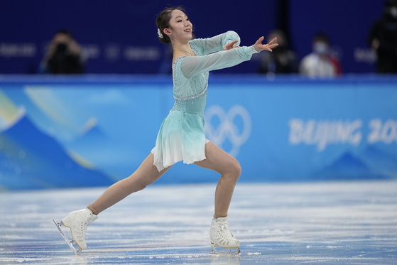 Kim Ye-lim competes in the women's figure skating short program at the 2022 Winter Olympics on Tuesday at Capital Indoor Stadium in Beijing. [AP/YONHAP] 