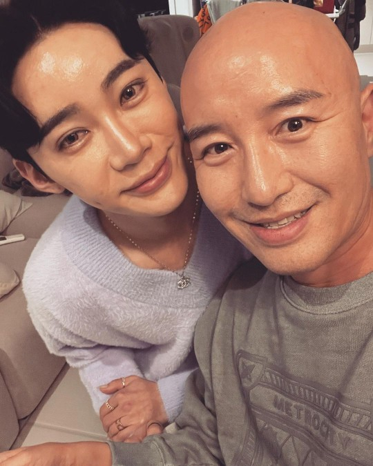 A photograph of the late Kim In-hyeok, left, and entertainer Hong Suk-chun from Hong's Instagram [SCREEN CAPTURE]
