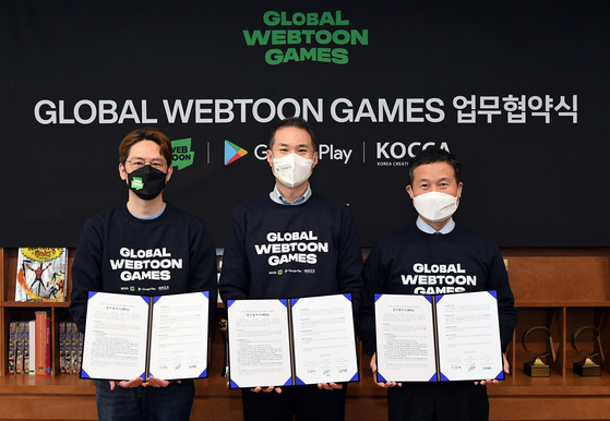From left: Naver Webtoon’s CEO Kim Jun-koo, Google Korea’s country director Kim Kyoung-hoon and Kocca’s president Jo Hyun-rae [NAVER WEBTOON]