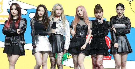 Girl group Rocket Punch during a showcase for its latest EP "Yellow Punch" on Monday in Gwangjin District, eastern Seoul. [ILGAN SPORTS]
