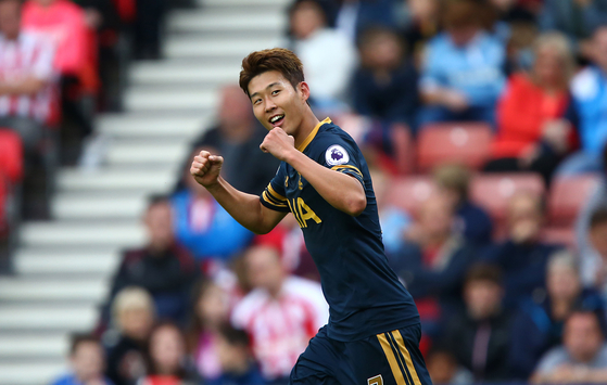 Tottenham Hotspur's Son Heung-min celebrates during a game against Stoke City at The Bet365 Stadium in Stoke-on-Trent, England on Sept. 10, 2016. [AP/YONHAP]