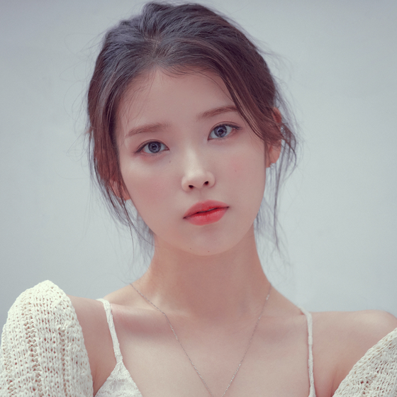 Singer-actor IU donated 100 million won to the victims of the wildfire on Saturday. [JOONGANG ILBO]