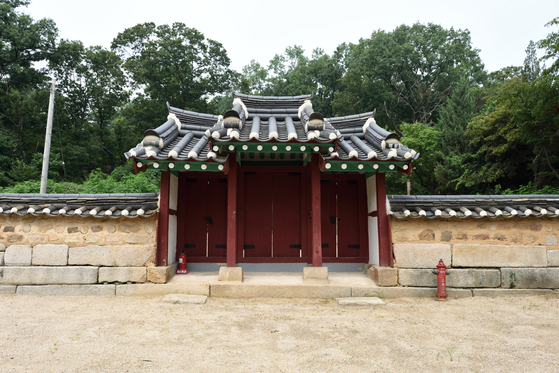 Shrine of Prince Wolsan (1454-89), the first son of Queen Insoo, is located in Goyang City, Gyeonggi. [CULTURAL HERITAGE ADMINISTRATION]