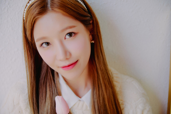 Dawon of girl group WJSN announced she will take some time off from the girl group's activities to receive treatment for her anxiety disorder. [STARSHIP ENTERTAINMENT]