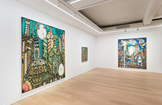 A view of the first-ever solo show of Los Angeles-based Lari Pittman in Korea. This is the inaugural exhibition at the new and expanded space at Lehmann Maupin gallery, which opened in Hannam-dong, central Seoul on Tuesday. [LEHMANN MAUPIN]