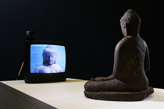 "TV Buddha" (1974) by Paik [RENE BLOCK]