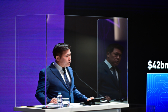 SK hynix co-CEO Park Jung-ho speaks during a shareholder meeting on Wednesday in Icheon, Gyeonggi. [YONHAP]