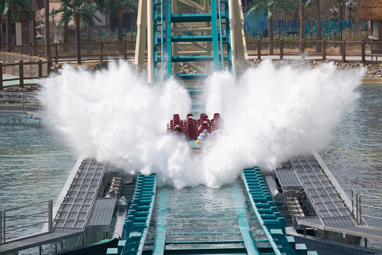 Visitors ride Giant Splash, which has a drop of 44.6 meters (156 feet), at Lotte World Adventure Busan which opened on March 31. [LOTTE WORLD ADVENTURE BUSAN]