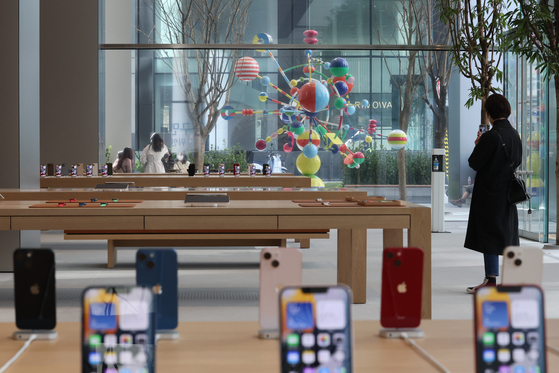 Apple's third store is set to open on Saturday, in Myeong-dong, central Seoul. [YONHAP]