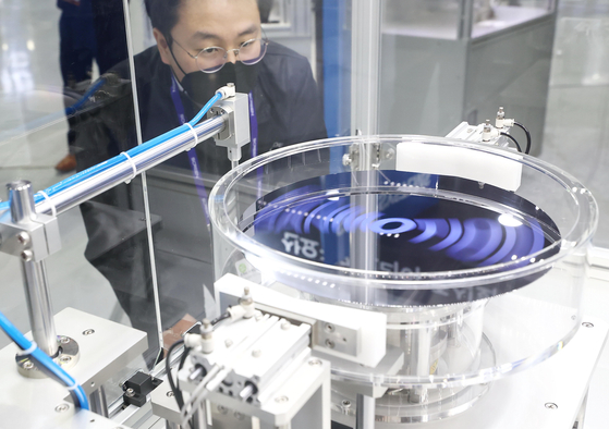 Semiconductor equipment on display at an exhibition Semicon Korea 2022 held in Seoul in February. [YONHAP] 
