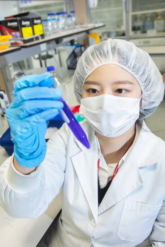 An SK bioscience researcher conducts tests at the company's lab. [SK BIOSCIENCE] 