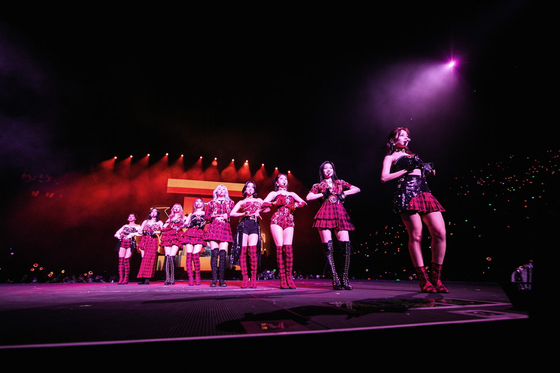 Girl group Twice gives a performance during its U.S. tour held in February. The band will perform again at the Banc of California Stadium on May 14 in Los Angeles. [JYP ENTERTAINMENT
