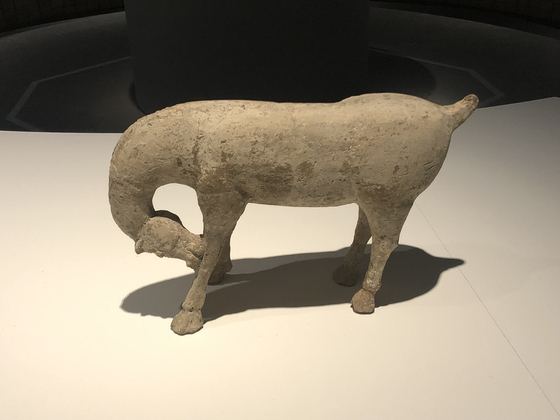 One piece in RM's art collection, “Horse” (c. 1965), is being exhibited at the Seoul Museum of Art's retrospective of sculptor Kwon Jin Kyu (1922-1973). [SHIN MIN-HEE]