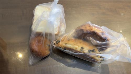 Bread delivered to Korean students under lockdown in Shanghai [YONHAP]