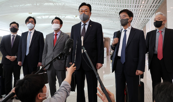 President-elect Yoon Suk-yeol's special delegation to Japan, led by Rep. Chung Jin-suk of the People Power Party, is seen ahead of their departure to Tokyo at Incheon International Airport on Sunday. [YONHAP]