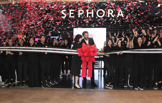 Sephora Korea opens its first store at Parnas Mall in Gangnam District, southern Seoul, on Oct. 24, 2019. [SEPHORA]